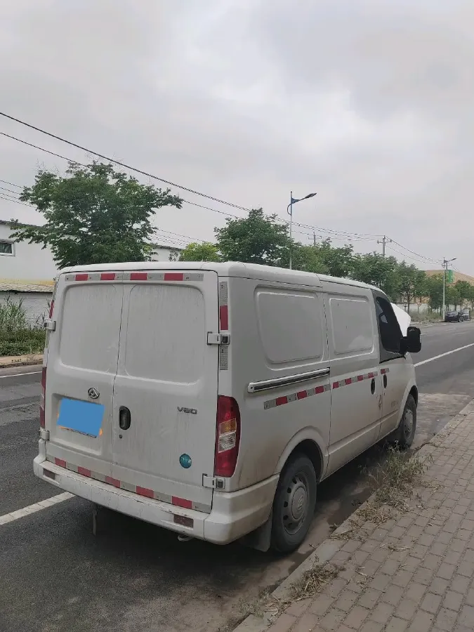 2023 MAXUS XinTu V80 2.0T 127HP L4 6MT,autocango,china used car exporter,china ev exporter,chinese used car exporter,chinese used ev exporter
