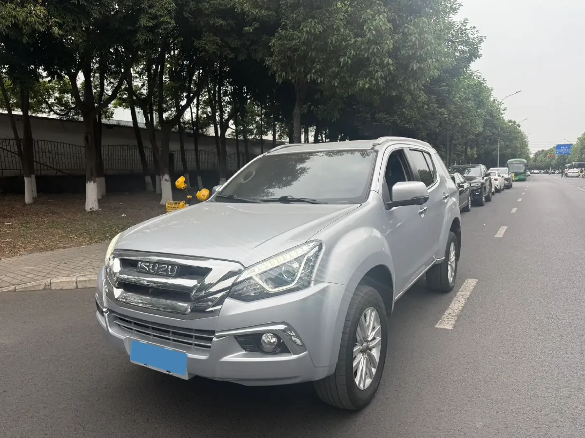 2020 Isuzu Mu-X 1.9T 166HP L4 6AT,autocango,china used car exporter,china ev exporter,chinese used car exporter,chinese used ev exporter