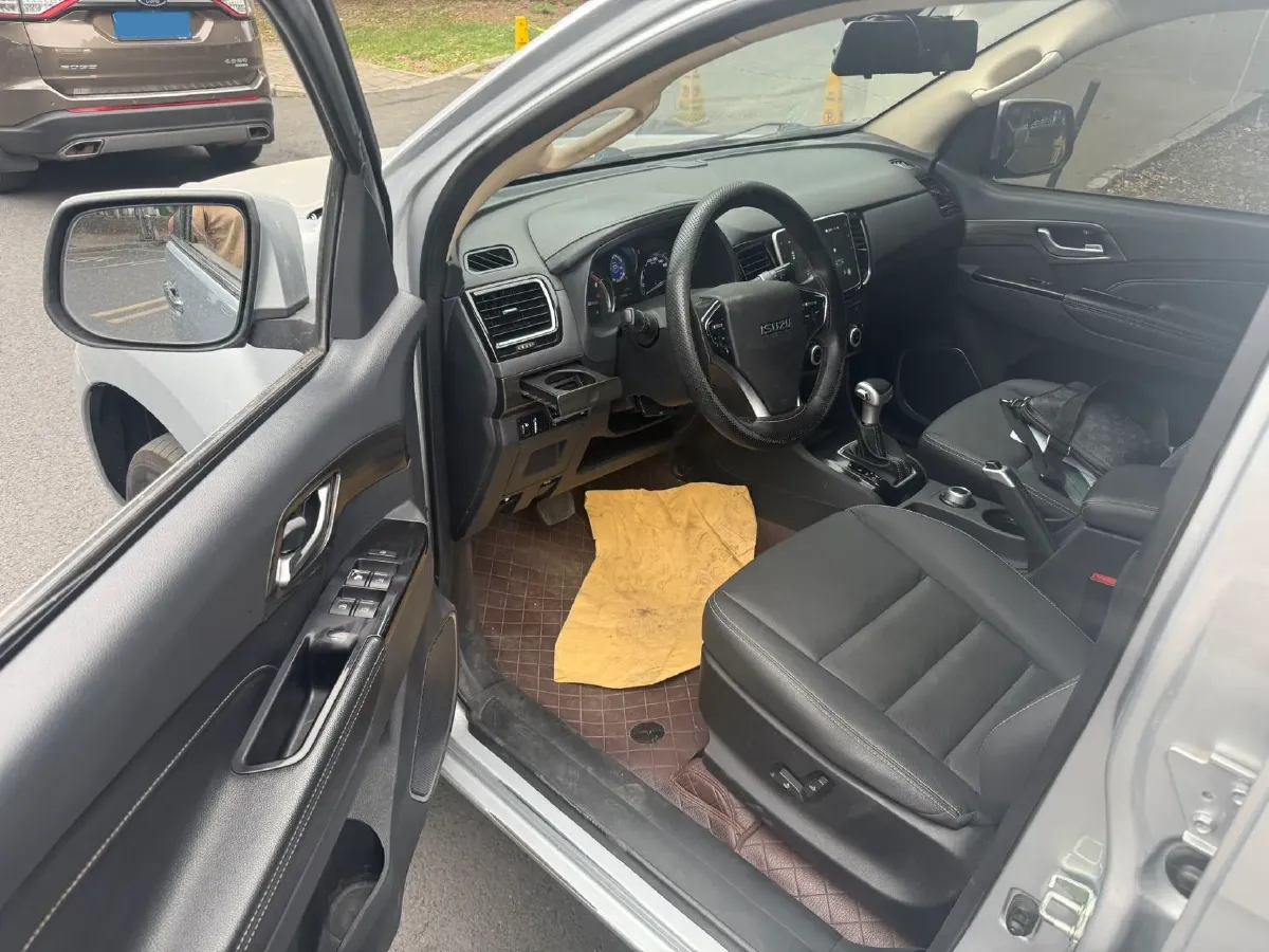 2020 Isuzu Mu-X 1.9T 166HP L4 6AT,autocango,china used car exporter,china ev exporter,chinese used car exporter,chinese used ev exporter