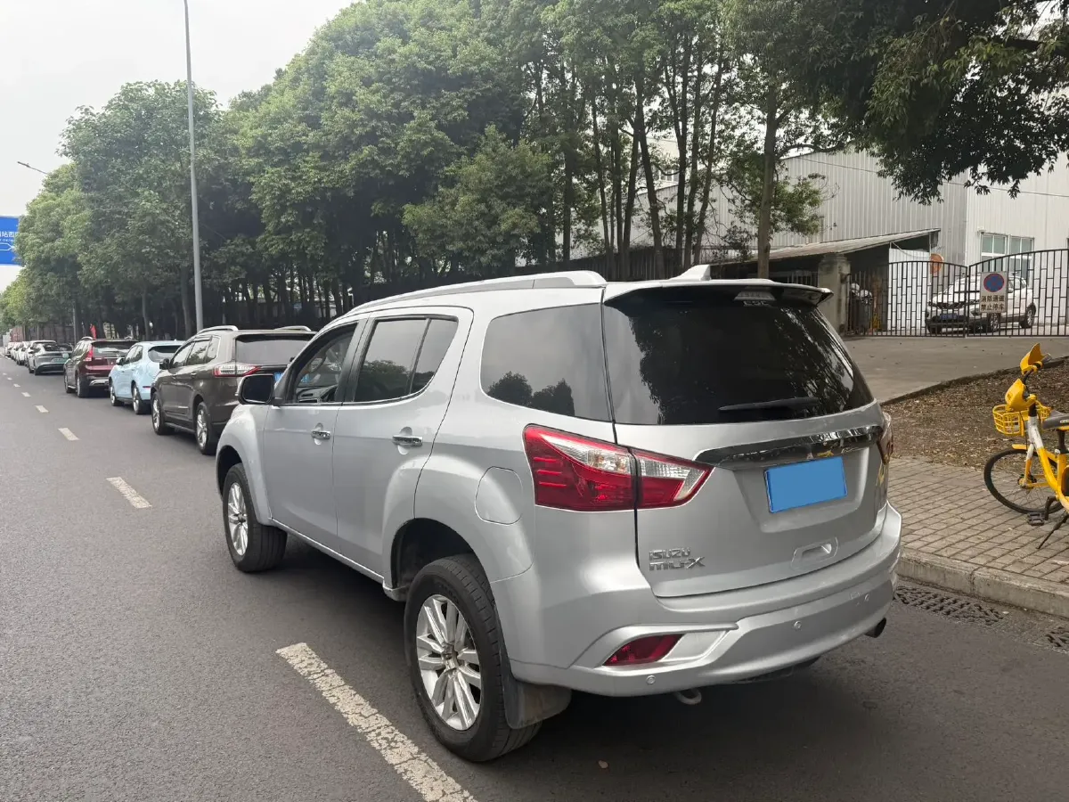 2020 Isuzu Mu-X 1.9T 166HP L4 6AT,autocango,china used car exporter,china ev exporter,chinese used car exporter,chinese used ev exporter