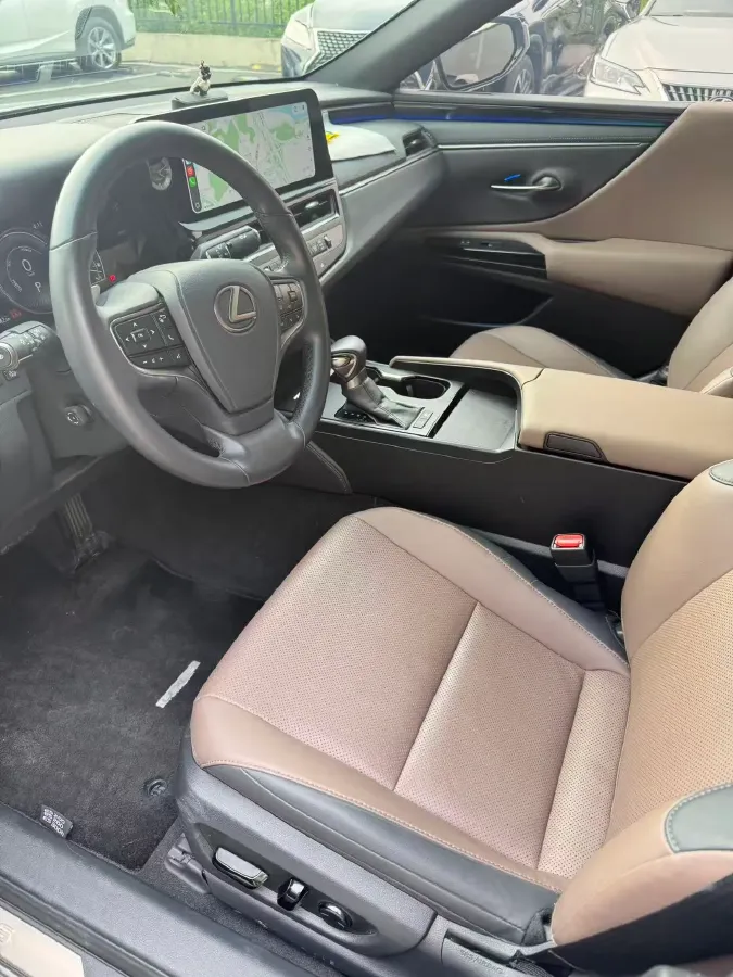 2022 Lexus ES 2.5L 178HP L4 E-CVT Hybrid,autocango,china used car exporter,china ev exporter,chinese used car exporter,chinese used ev exporter