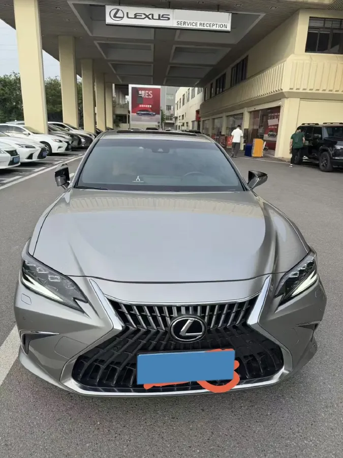 2022 Lexus ES 2.5L 178HP L4 E-CVT Hybrid,autocango,china used car exporter,china ev exporter,chinese used car exporter,chinese used ev exporter