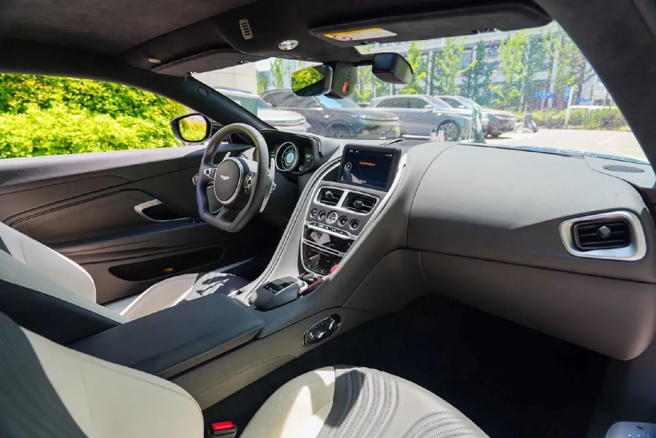 2020 Aston Martin DB11 4.0T 510HP V8 8AT,autocango,china used car exporter,china ev exporter,chinese used car exporter,chinese used ev exporter