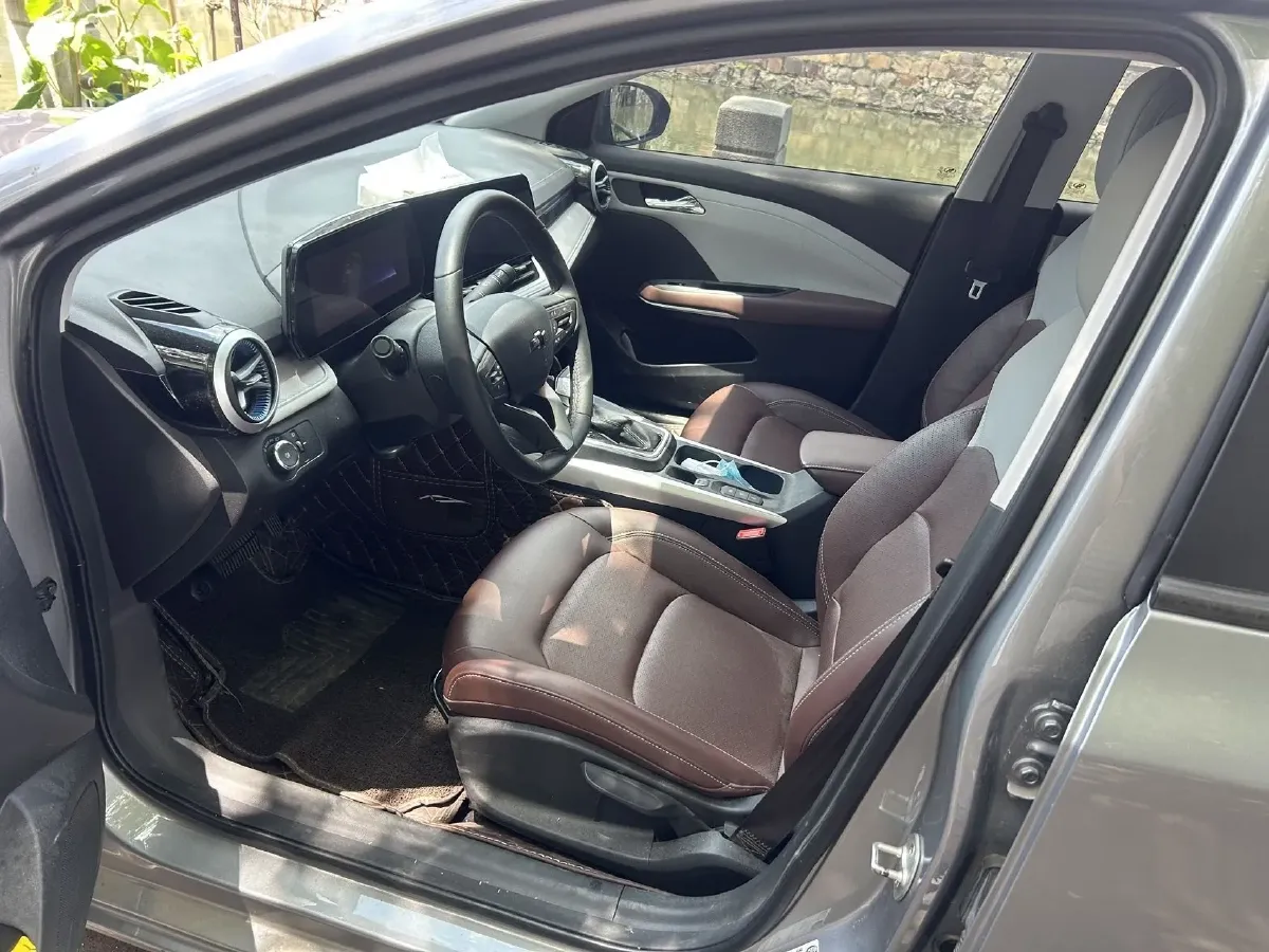 2023 Chevrolet Monza 1.5L 113HP L4 6DCT,autocango,china used car exporter,china ev exporter,chinese used car exporter,chinese used ev exporter