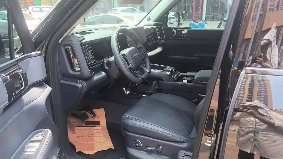 2025 FangChengBao Bao 5 1.5T 194HP L4 E-CVT PHEV 31.8KWH,autocango,china used car exporter,china ev exporter,chinese used car exporter,chinese used ev exporter
