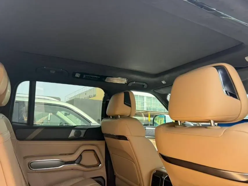 2025 FangChengBao Bao 8 2.0T 245HP L4 E-CVT PHEV 36.8KWH,autocango,china used car exporter,china ev exporter,chinese used car exporter,chinese used ev exporter