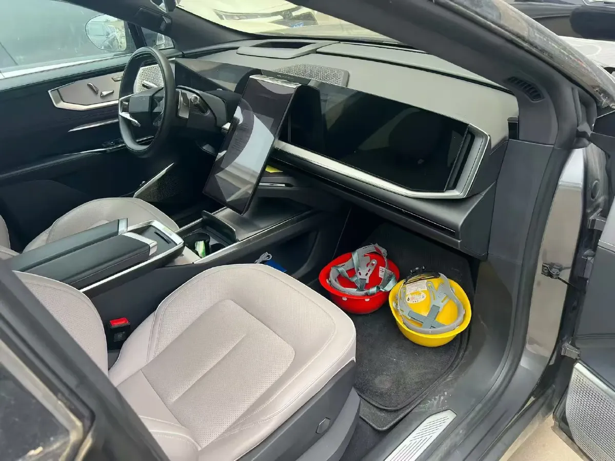 2023 HiPhi Y BEV 76.6KWH,autocango,china used car exporter,china ev exporter,chinese used car exporter,chinese used ev exporter