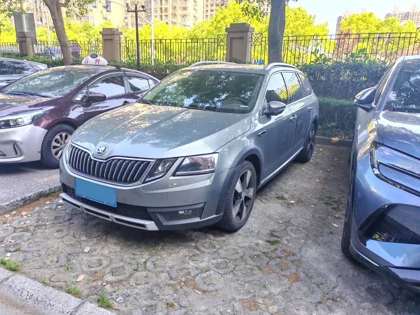 2019 Skoda Octavia 1.4T 150HP L4 7DCT,autocango,china used car exporter,china ev exporter,chinese used car exporter,chinese used ev exporter