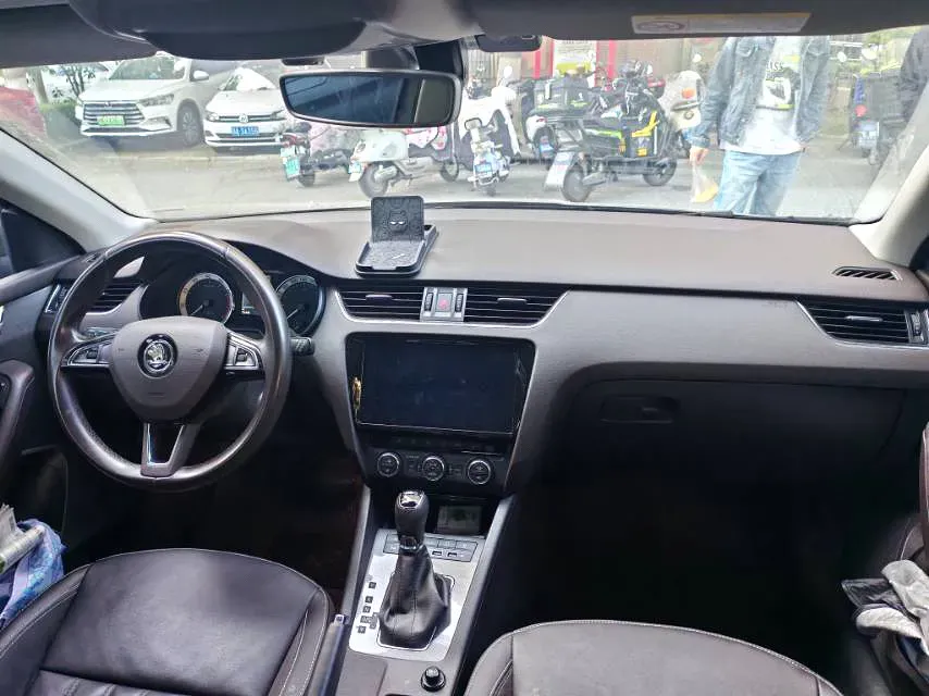 2019 Skoda Octavia 1.4T 150HP L4 7DCT,autocango,china used car exporter,china ev exporter,chinese used car exporter,chinese used ev exporter