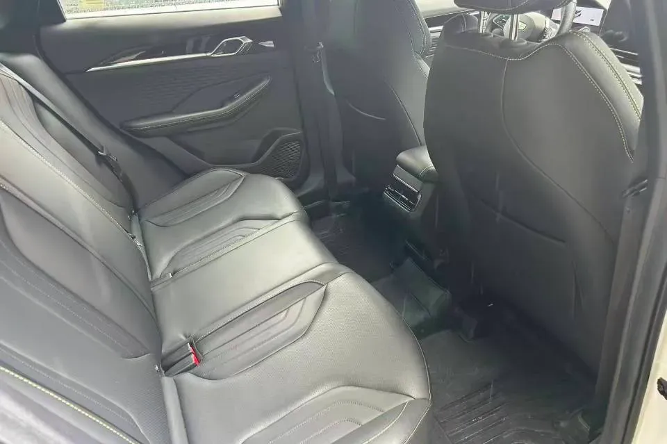 2025 Geely Coolray 1.5T 181HP L4 7DCT,autocango,china used car exporter,china ev exporter,chinese used car exporter,chinese used ev exporter
