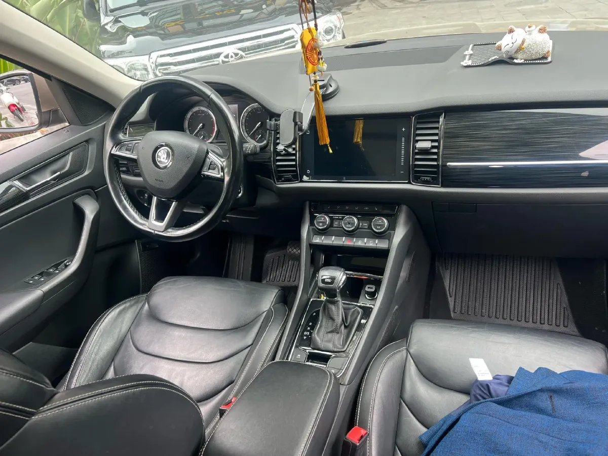 2018 Skoda Kodiak 2.0T 186HP L4 7DCT,autocango,china used car exporter,china ev exporter,chinese used car exporter,chinese used ev exporter