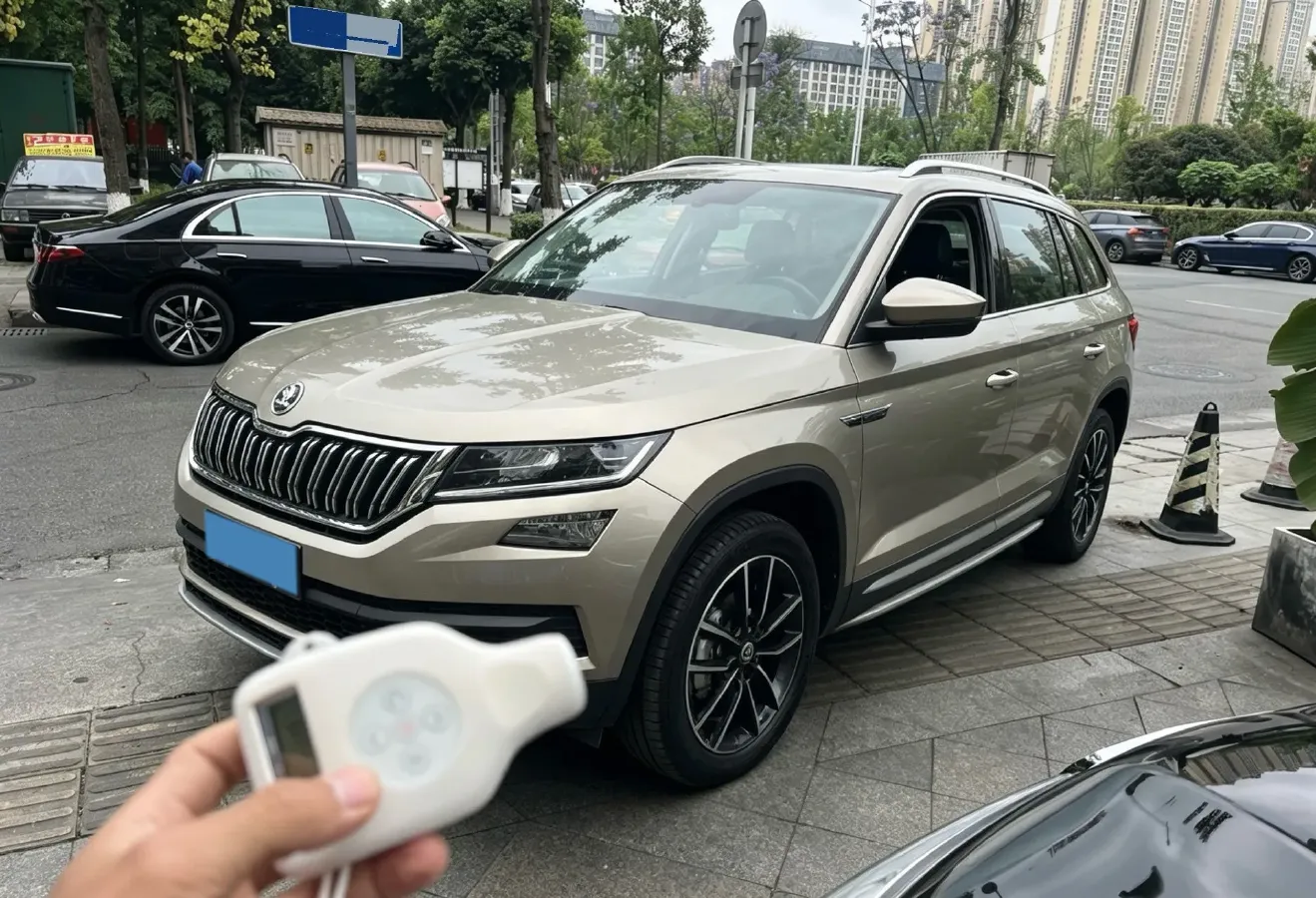 2018 Skoda Kodiak 2.0T 186HP L4 7DCT,autocango,china used car exporter,china ev exporter,chinese used car exporter,chinese used ev exporter