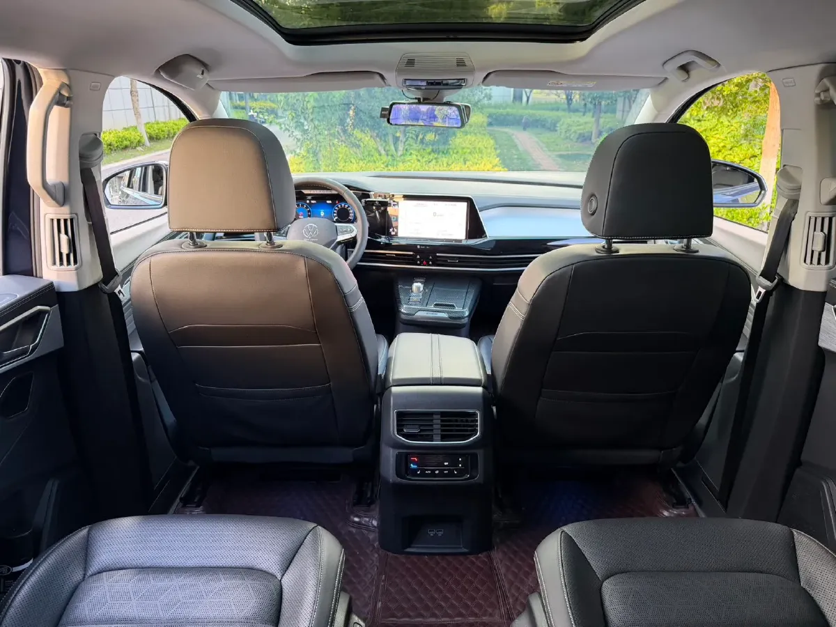 2021 Volkswagen Talagon 2.0T 220HP L4 7DCT,autocango,china used car exporter,china ev exporter,chinese used car exporter,chinese used ev exporter