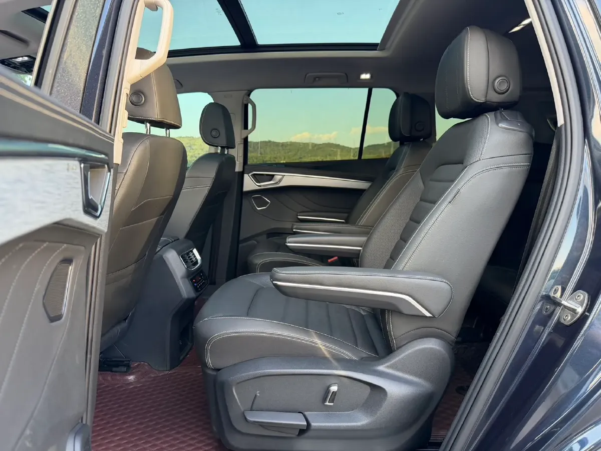 2021 Volkswagen Talagon 2.0T 220HP L4 7DCT,autocango,china used car exporter,china ev exporter,chinese used car exporter,chinese used ev exporter