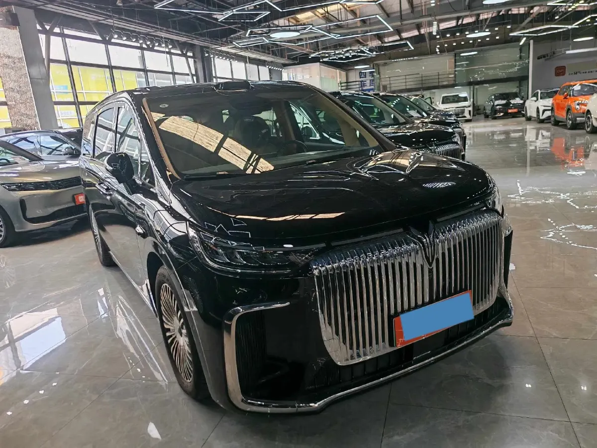 2025 Voyah Dream 1.5T 150HP L4 PHEV 41.7KWH,autocango,china used car exporter,china ev exporter,chinese used car exporter,chinese used ev exporter