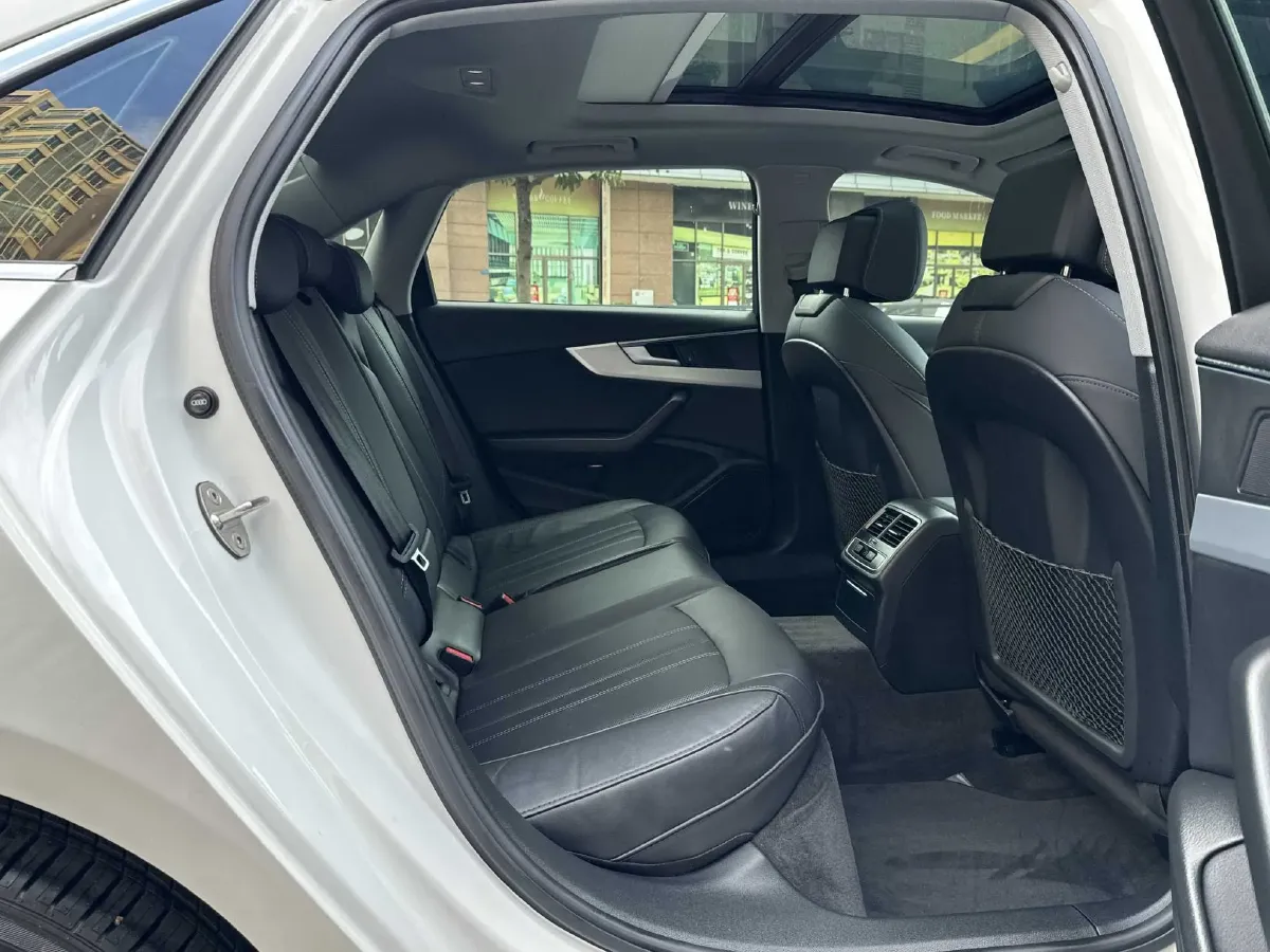 2020 Audi A4L 2.0T 190HP L4 7DCT,autocango,china used car exporter,china ev exporter,chinese used car exporter,chinese used ev exporter