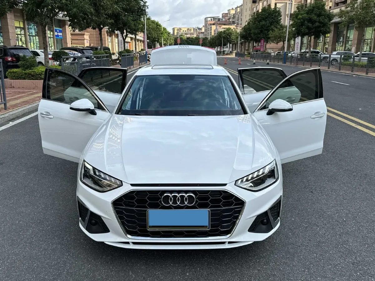 2020 Audi A4L 2.0T 190HP L4 7DCT,autocango,china used car exporter,china ev exporter,chinese used car exporter,chinese used ev exporter