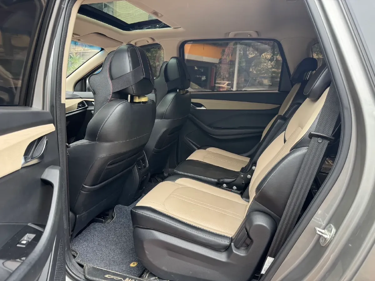 2018 BaoJun 360 1.5L 112HP L4 6MT,autocango,china used car exporter,china ev exporter,chinese used car exporter,chinese used ev exporter