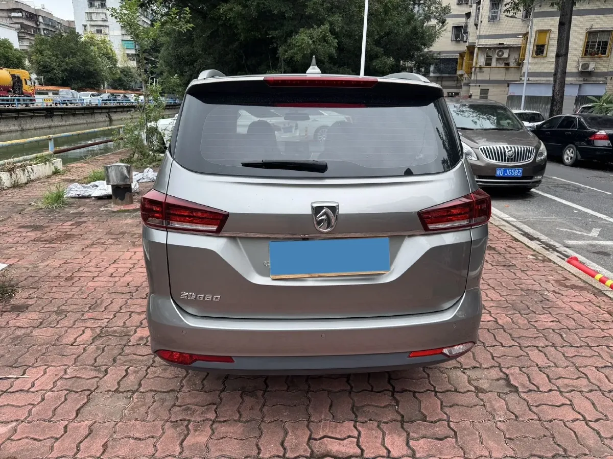 2018 BaoJun 360 1.5L 112HP L4 6MT,autocango,china used car exporter,china ev exporter,chinese used car exporter,chinese used ev exporter