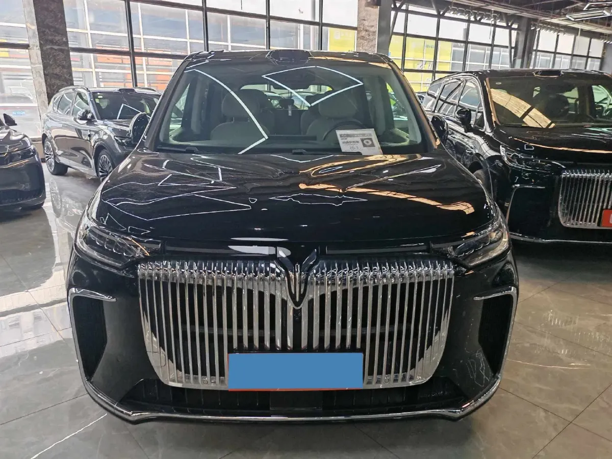 2025 Voyah Dream 1.5T 150HP L4 PHEV 41.7KWH,autocango,china used car exporter,china ev exporter,chinese used car exporter,chinese used ev exporter
