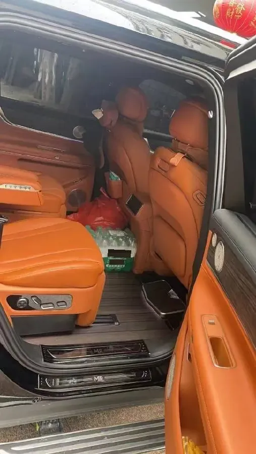 2025 AITO AITO M9 REEV 160HP REEV 52KWH,autocango,china used car exporter,china ev exporter,chinese used car exporter,chinese used ev exporter