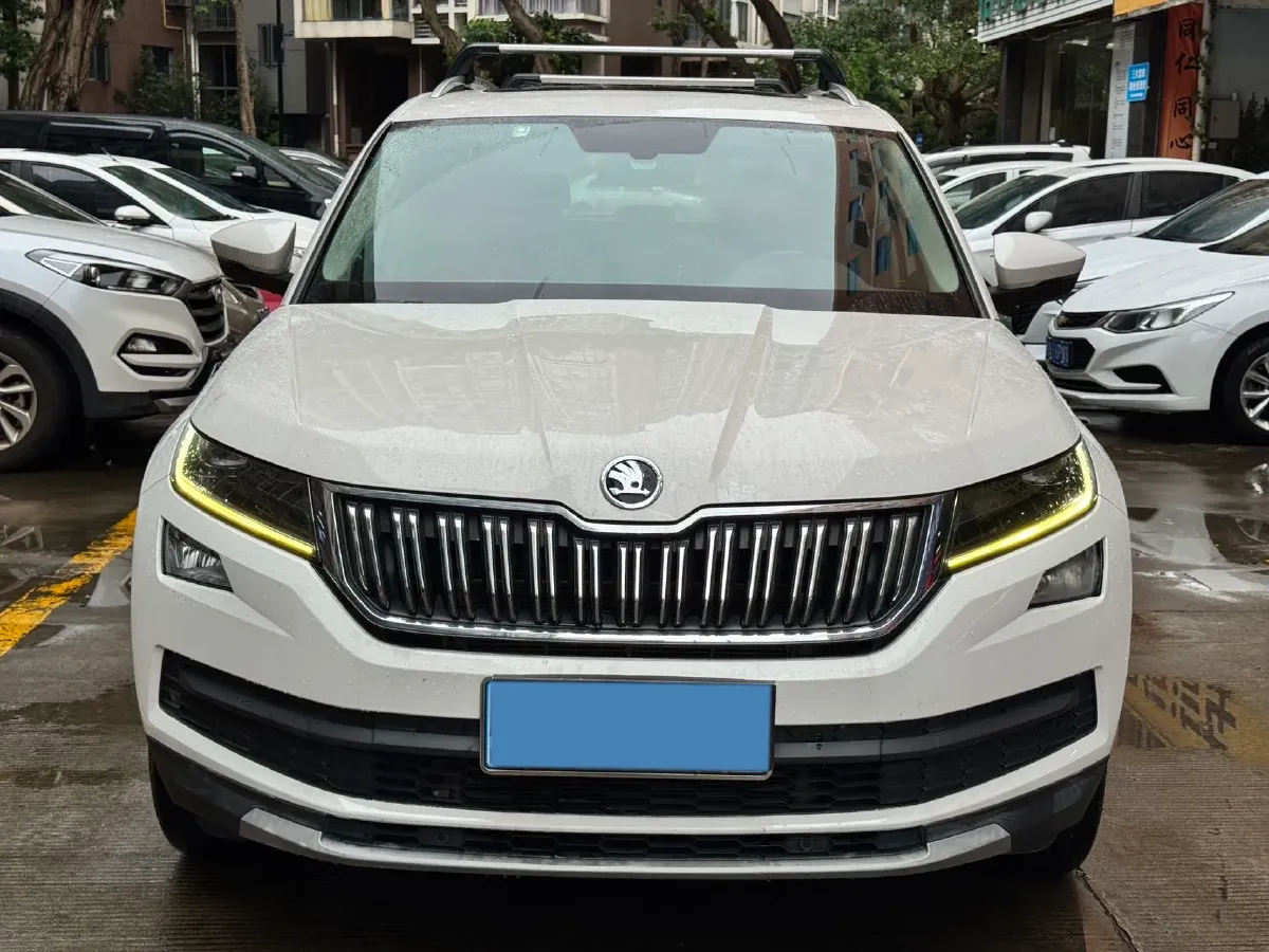 2019 Skoda Superb 2.0T 220HP L4 7DCT,autocango,china used car exporter,china ev exporter,chinese used car exporter,chinese used ev exporter