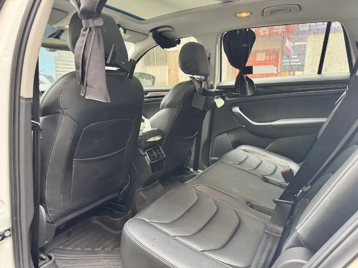 2019 Skoda Superb 2.0T 220HP L4 7DCT,autocango,china used car exporter,china ev exporter,chinese used car exporter,chinese used ev exporter