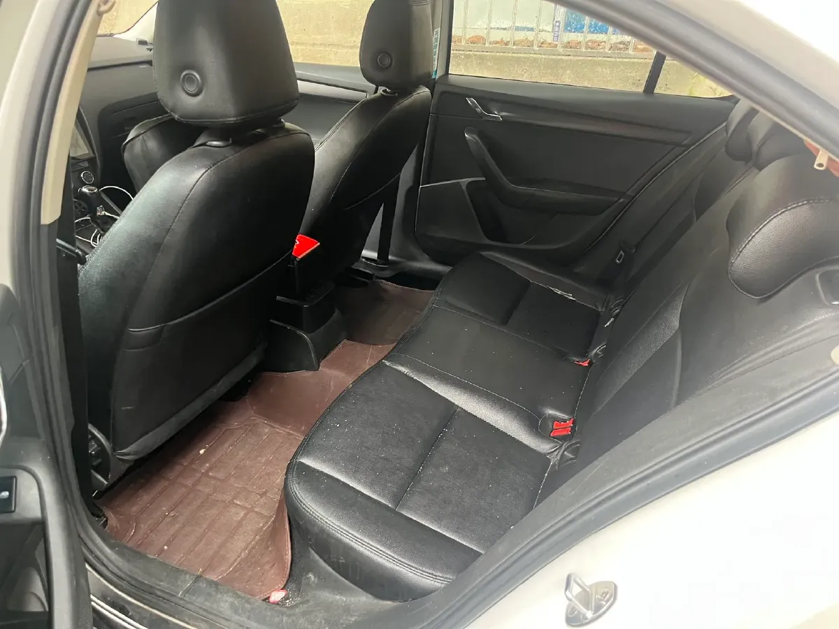 2017 Skoda Octavia 1.6L 110HP L4 6AT,autocango,china used car exporter,china ev exporter,chinese used car exporter,chinese used ev exporter