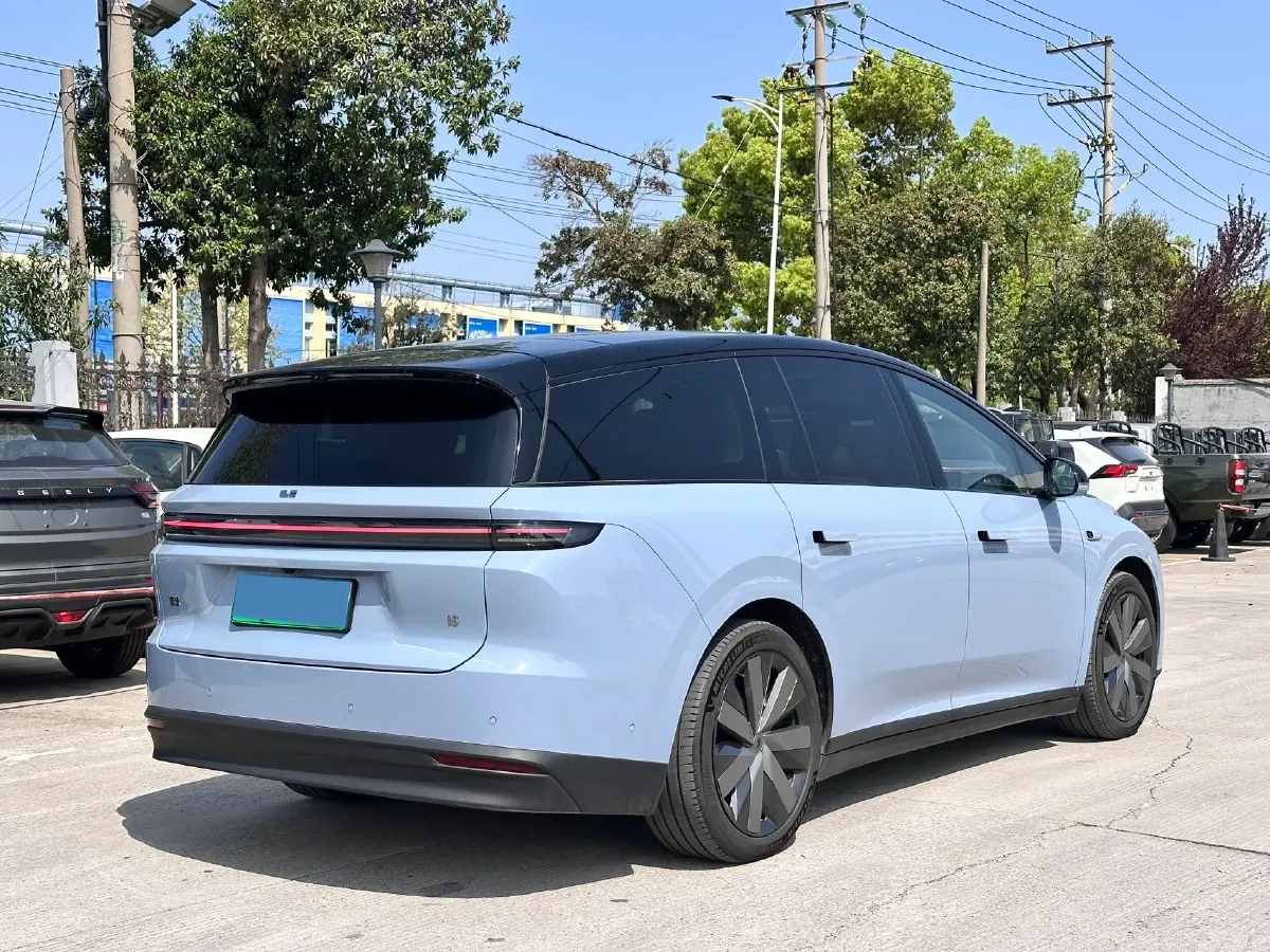 2025 Li i8 BEV,autocango,china used car exporter,china ev exporter,chinese used car exporter,chinese used ev exporter