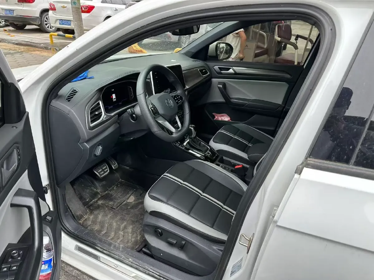 2023 Volkswagen T-Roc 1.5T 160HP L4 7DCT,autocango,china used car exporter,china ev exporter,chinese used car exporter,chinese used ev exporter
