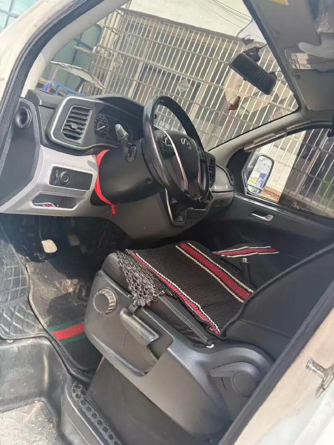 2021 MAXUS XinTu V80 2.0T 139HP L4 6MT,autocango,china used car exporter,china ev exporter,chinese used car exporter,chinese used ev exporter