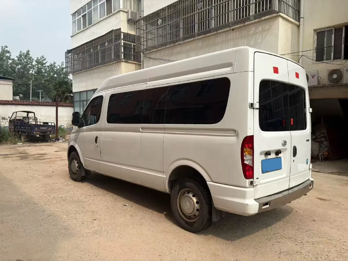 2021 MAXUS XinTu V80 2.0T 139HP L4 6MT,autocango,china used car exporter,china ev exporter,chinese used car exporter,chinese used ev exporter