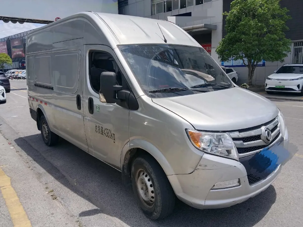 2023 MAXUS XinTu V80 2.0T 139HP L4 6MT,autocango,china used car exporter,china ev exporter,chinese used car exporter,chinese used ev exporter