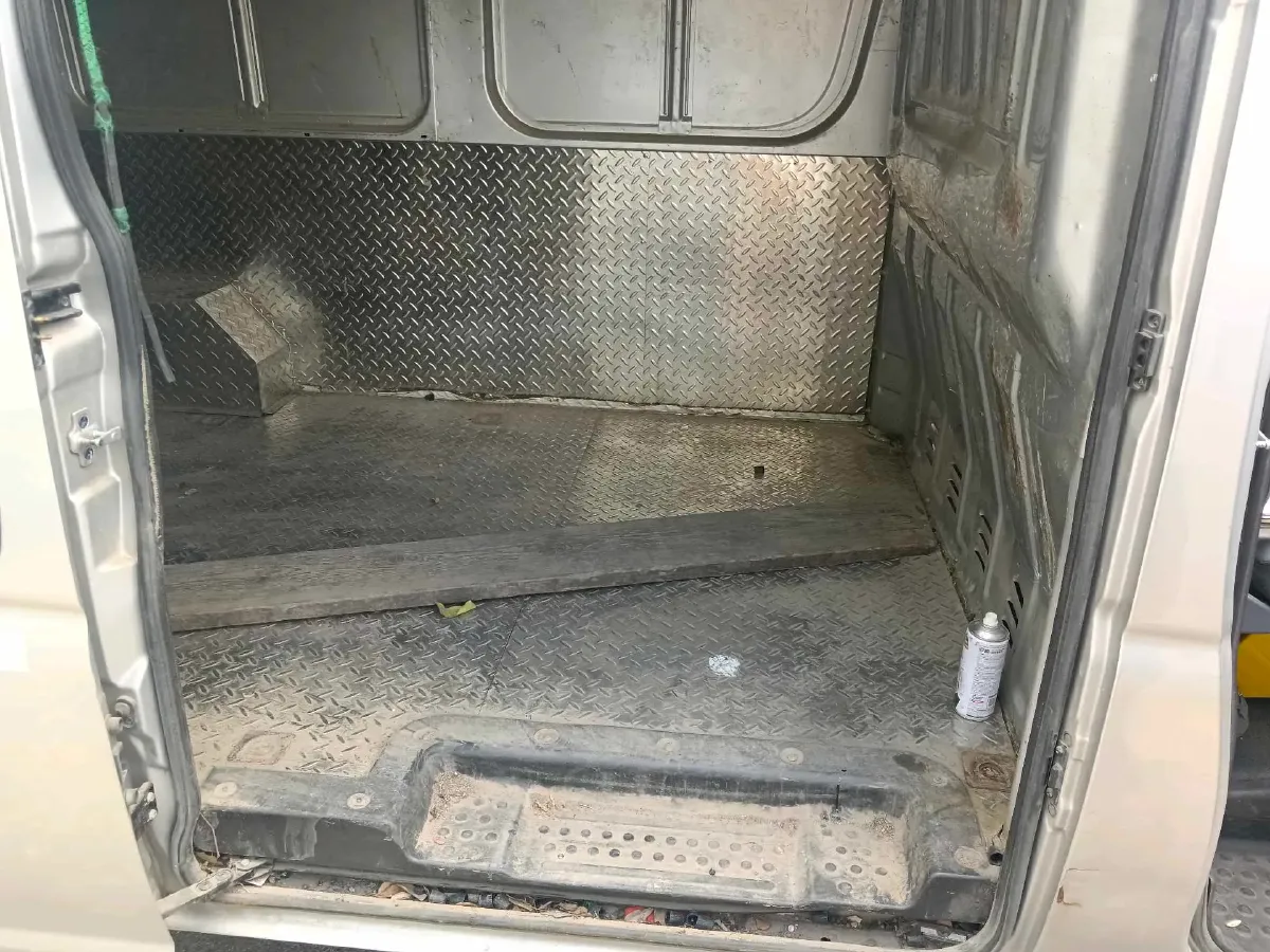 2023 MAXUS XinTu V80 2.0T 139HP L4 6MT,autocango,china used car exporter,china ev exporter,chinese used car exporter,chinese used ev exporter