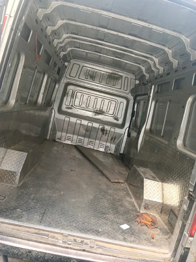 2023 MAXUS XinTu V80 2.0T 139HP L4 6MT,autocango,china used car exporter,china ev exporter,chinese used car exporter,chinese used ev exporter