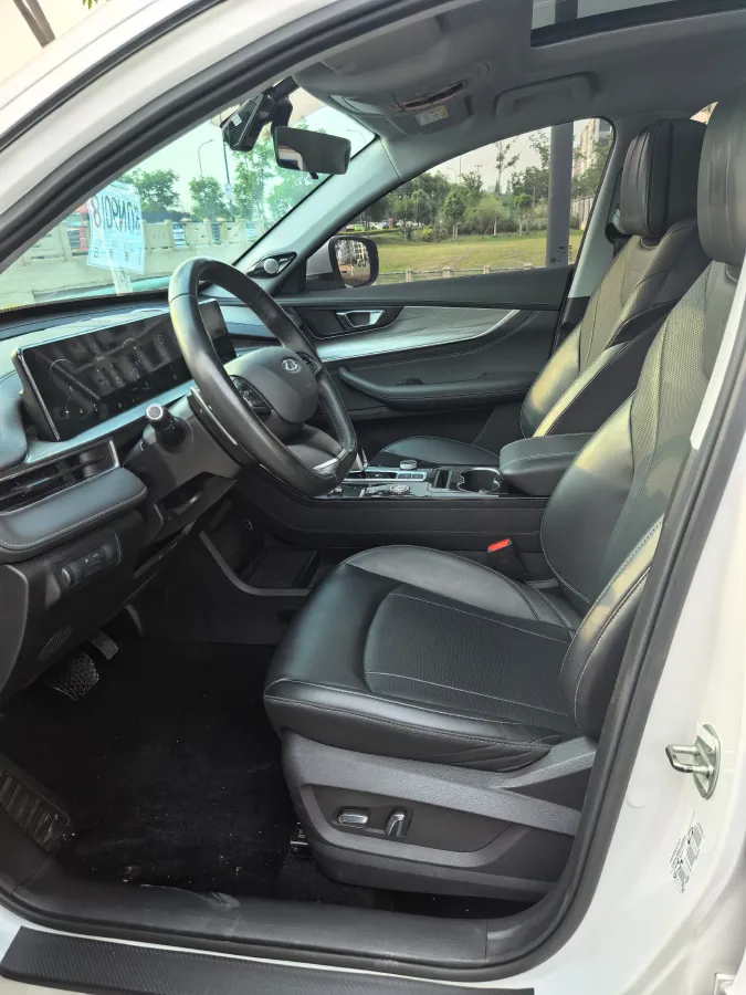 2022 Chery Tiggo 8 Plus 1.6T 197HP L4 7DCT,autocango,china used car exporter,china ev exporter,chinese used car exporter,chinese used ev exporter