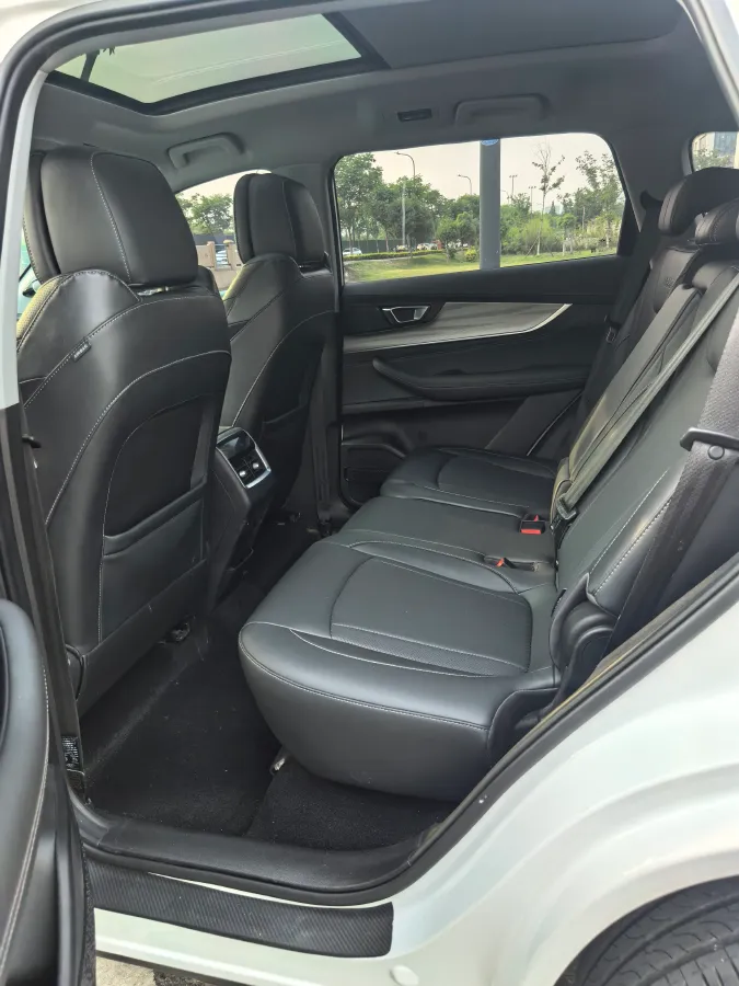 2022 Chery Tiggo 8 Plus 1.6T 197HP L4 7DCT,autocango,china used car exporter,china ev exporter,chinese used car exporter,chinese used ev exporter