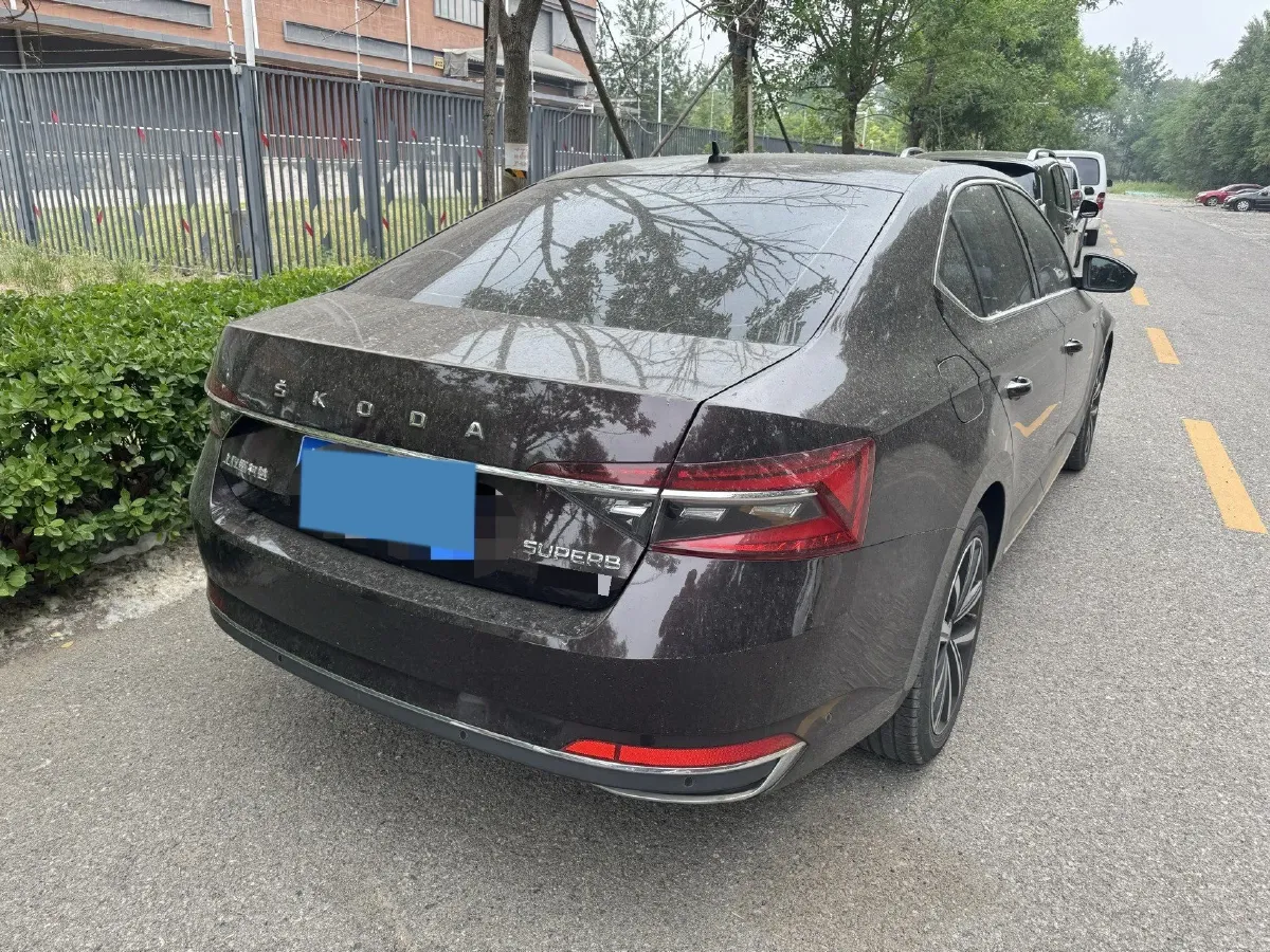 2019 Skoda Superb 2.0T 186HP L4 7DCT,autocango,china used car exporter,china ev exporter,chinese used car exporter,chinese used ev exporter