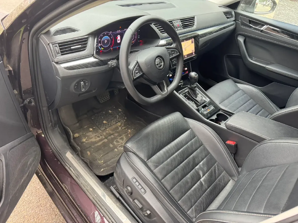 2019 Skoda Superb 2.0T 186HP L4 7DCT,autocango,china used car exporter,china ev exporter,chinese used car exporter,chinese used ev exporter