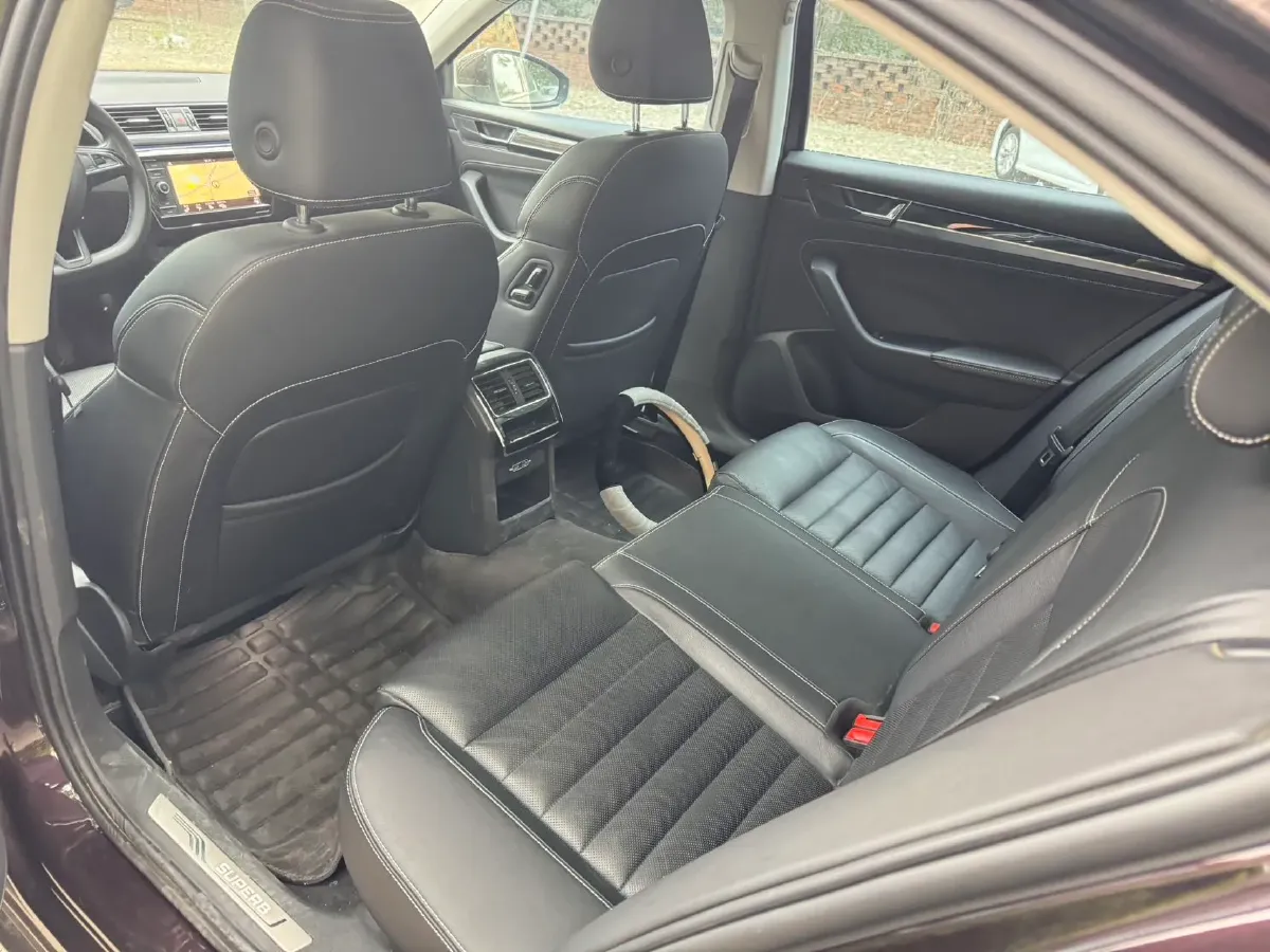 2019 Skoda Superb 2.0T 186HP L4 7DCT,autocango,china used car exporter,china ev exporter,chinese used car exporter,chinese used ev exporter