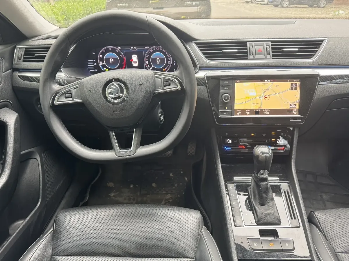 2019 Skoda Superb 2.0T 186HP L4 7DCT,autocango,china used car exporter,china ev exporter,chinese used car exporter,chinese used ev exporter