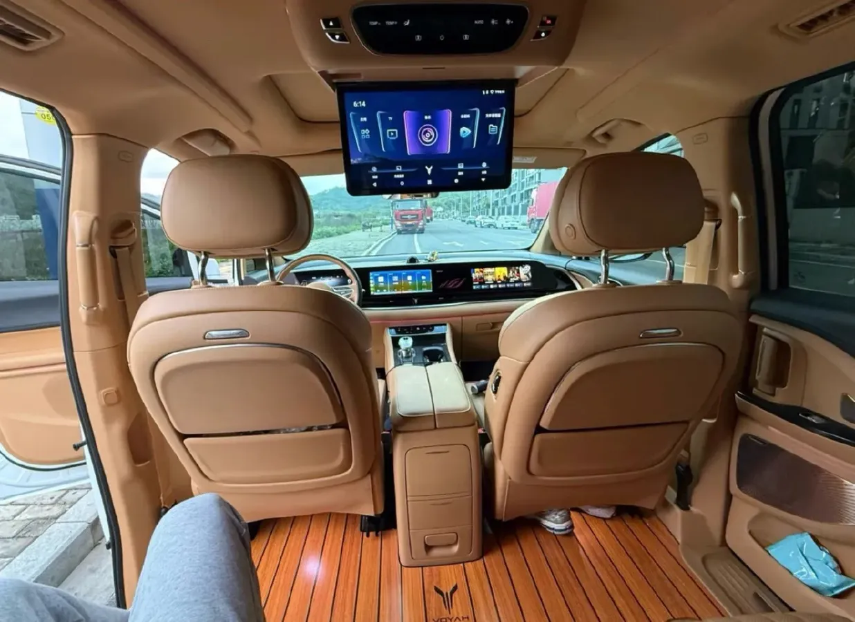 2022 Voyah Dream 1.5T 136HP L4 PHEV 25.57KWH,autocango,china used car exporter,china ev exporter,chinese used car exporter,chinese used ev exporter