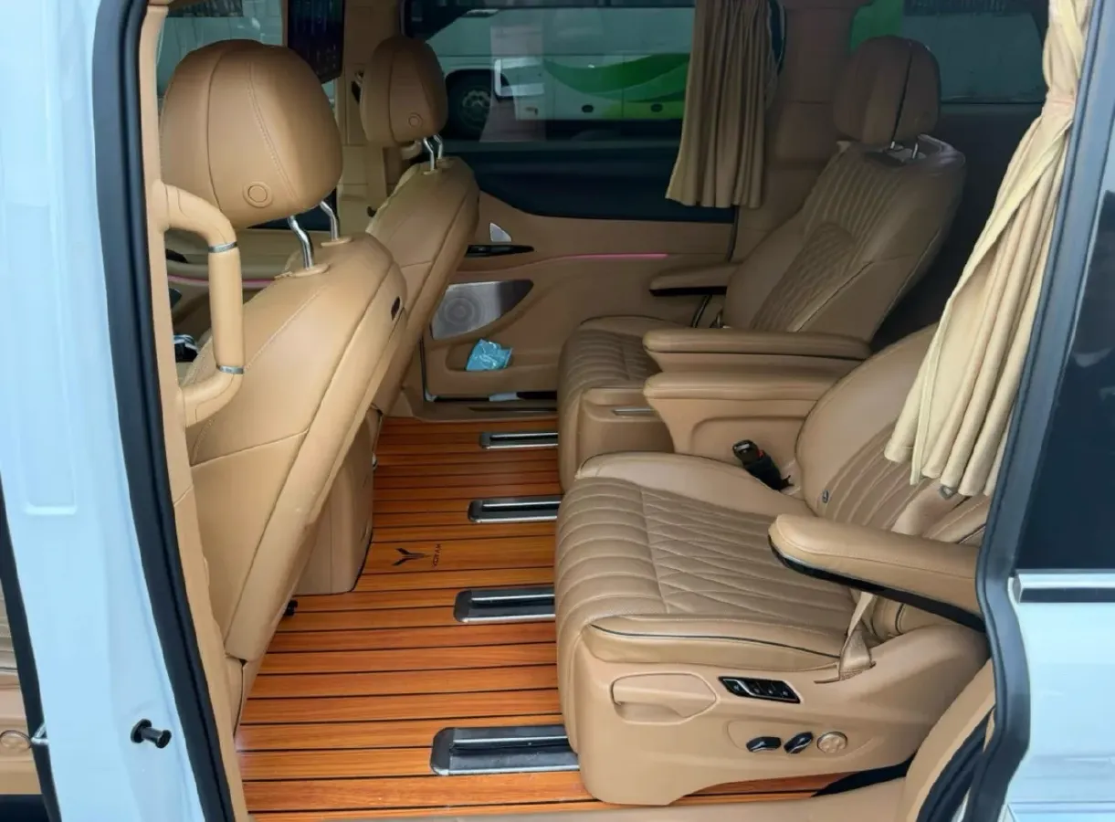 2022 Voyah Dream 1.5T 136HP L4 PHEV 25.57KWH,autocango,china used car exporter,china ev exporter,chinese used car exporter,chinese used ev exporter