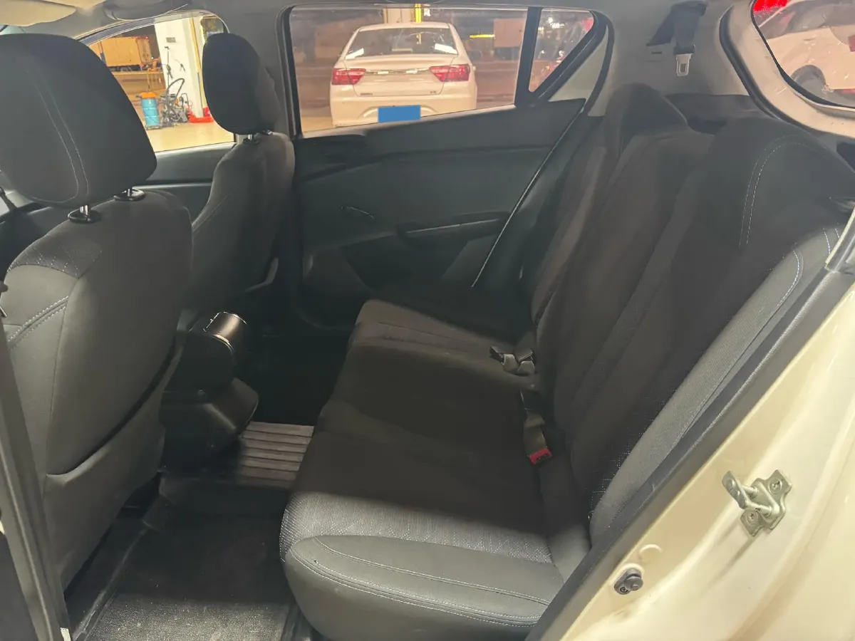 2016 BaoJun 310 1.2L 82HP L4 5MT,autocango,china used car exporter,china ev exporter,chinese used car exporter,chinese used ev exporter