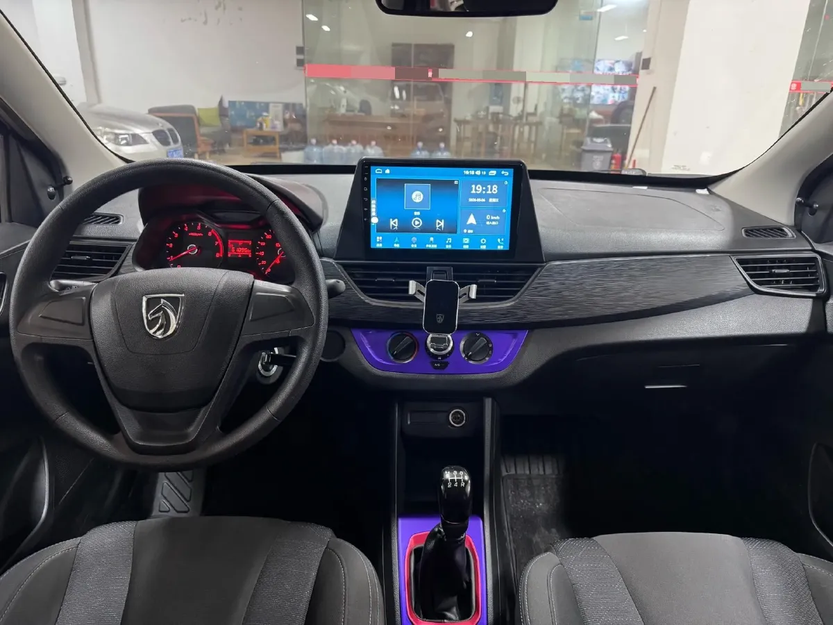 2016 BaoJun 310 1.2L 82HP L4 5MT,autocango,china used car exporter,china ev exporter,chinese used car exporter,chinese used ev exporter