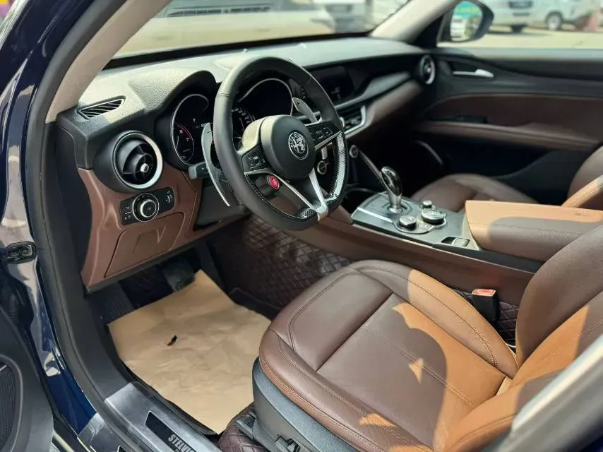 2017 Jaguar XE 2.0T 240HP L4 8AT,autocango,china used car exporter,china ev exporter,chinese used car exporter,chinese used ev exporter