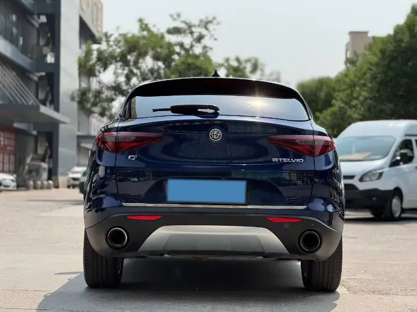 2017 Jaguar XE 2.0T 240HP L4 8AT,autocango,china used car exporter,china ev exporter,chinese used car exporter,chinese used ev exporter