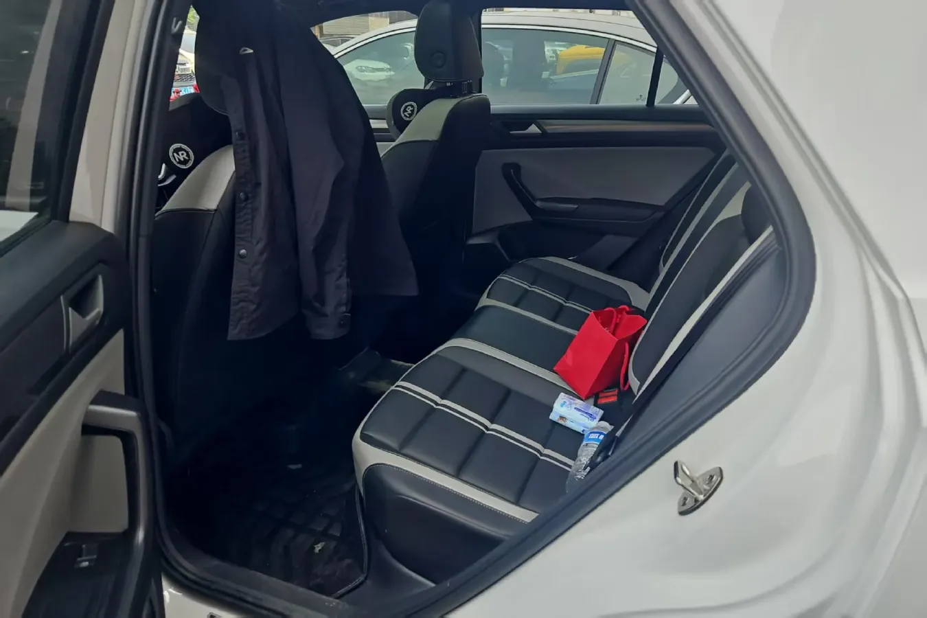 2023 Volkswagen T-Roc 1.5T 160HP L4 7DCT,autocango,china used car exporter,china ev exporter,chinese used car exporter,chinese used ev exporter
