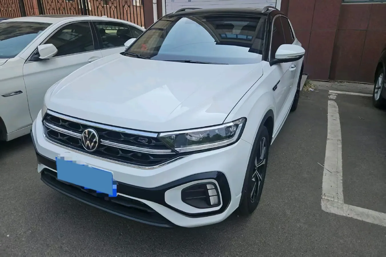 2023 Volkswagen T-Roc 1.5T 160HP L4 7DCT,autocango,china used car exporter,china ev exporter,chinese used car exporter,chinese used ev exporter