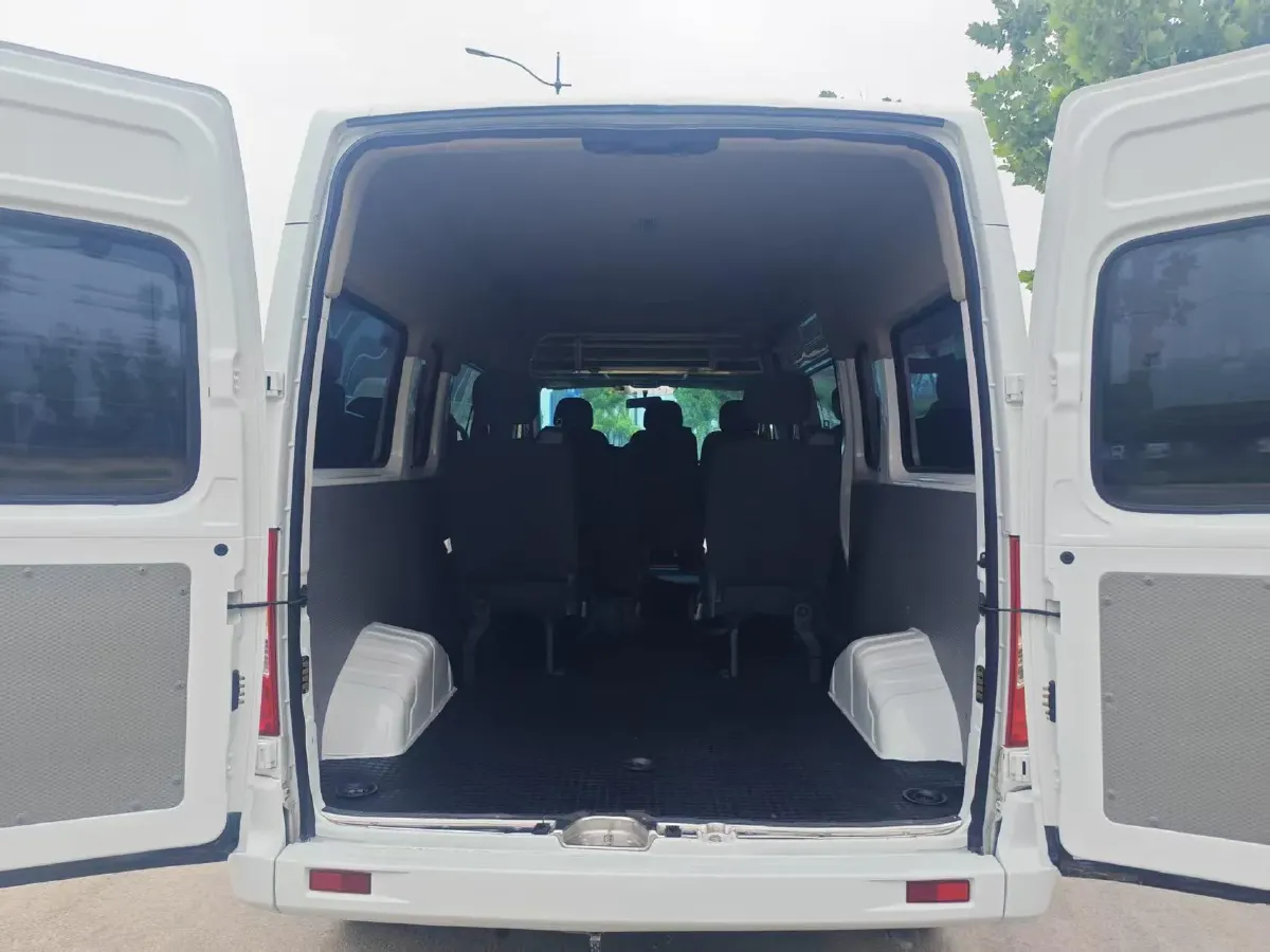 2019 MAXUS XinTu V80 2.0T 139HP L4 6MT,autocango,china used car exporter,china ev exporter,chinese used car exporter,chinese used ev exporter